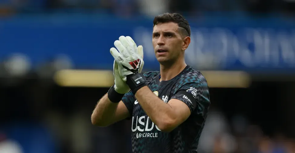 Dibu Martínez sujeito a cirurgia